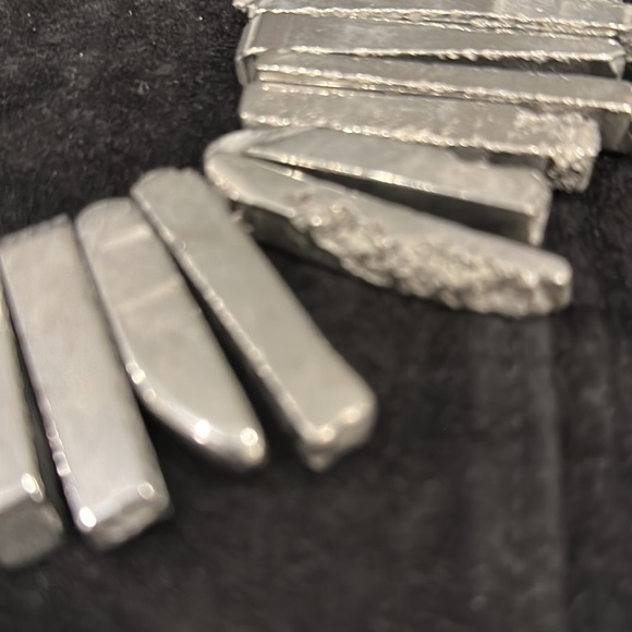 Steel colored vertical stone beads circle into a 18” choker. - Picture 3 of 4